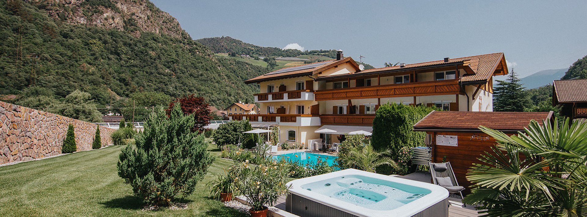 Hotel a Chiusa con piscina all'aperto, idromassaggio e sauna